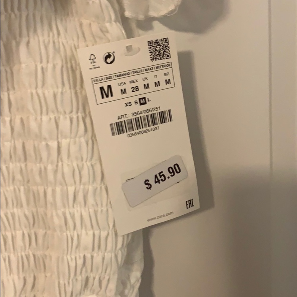 White blouse - Picture 6 of 6